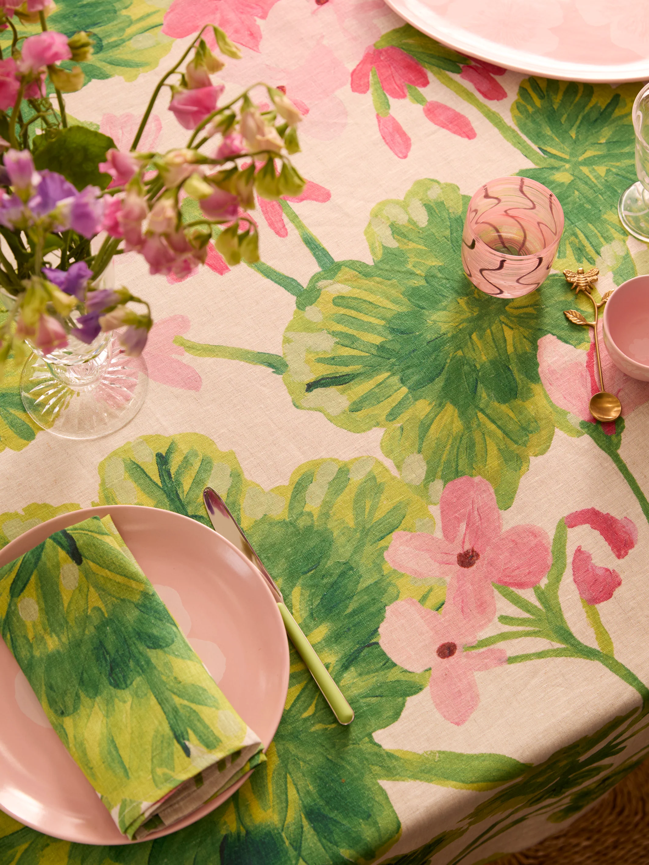 Geranium Multi Linen Tablecloth - Image 3