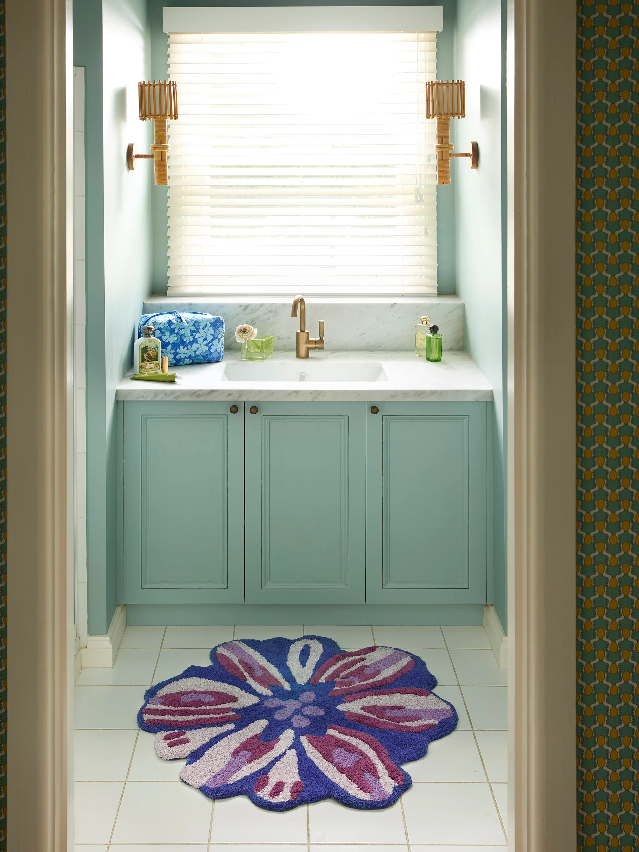 Violet Blue Medium Toiletry Bag - Image 3